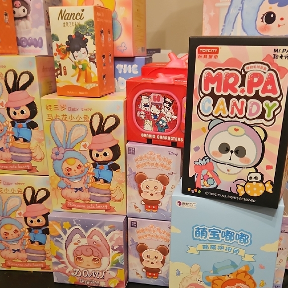 PICK 1 BLIND BOX - Picture 5 of 10